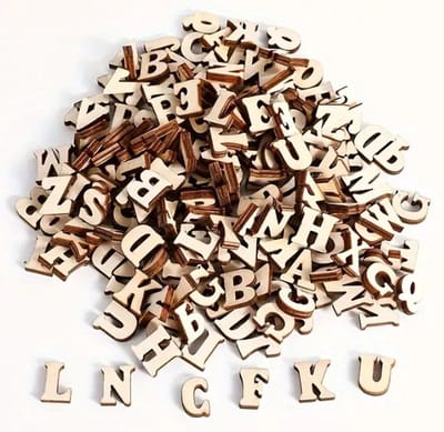 Houten Kleine Lettertjes 40 stuks - Random - 1,5cm per stuk - Mini houten letters - Miniletters- Kleine Letters Hout - Knutselletters - Alfabet - Klein houten letters - mix van 40 stuks lettertjes van 1,5 cm - voor scrapbooking, decoratie, hobby etc.