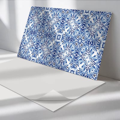 Wallfluent Vinyl Wandpaneel - Klassiek bloemenpatroon Zelfklevende Wandbekleding - 120 cm x 60 cm - Blauw Vinyl Wandpaneel - 1 stuk - Rechthoekig Wandbekleding Vinyl - Patroon Wandpaneel - Wandpaneel PVC - Wandpaneel Keuken en Badkamer