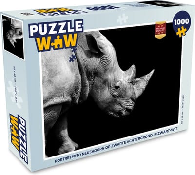 Puzzel Portretfoto neushoorn op zwarte achtergrond in zwart-wit - Legpuzzel - Puzzel 1000 stukjes volwassenen