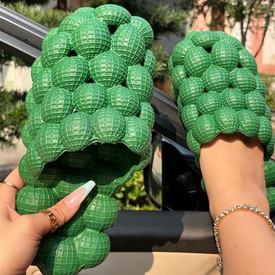 Sandales d'été unisexes pour femmes, pantoufles d'extérieur à bout ouvert, mode créateur, pantoufles amusantes de massage à bulles, chaussures d'été de plage 39-40 green