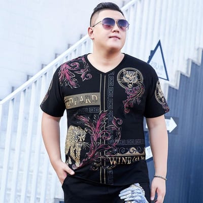 Gros Homme Grande Taille T-shirt Imprimé à Manches Courtes et Col en V Grande Taille Gros Homme Ample Tendance Tout Neuf Très Grand 7XL noir