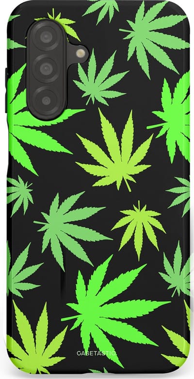 Casetastic Hoesje Geschikt voor Samsung A26 - Stijlvolle Beschermende Duo-layer Case - Cannabis