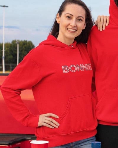 Bonnie / Clyde Hoodie Red (Bonnie - Maat XS) | Koppel Cadeau | Valentijn Cadeautje voor hem & haar
