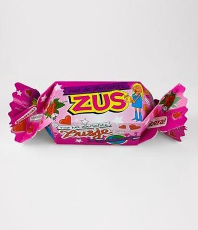 Snoeptoffee - Voor het allerliefste zusje - Gevuld met Drop - In cadeauverpakking met gekleurd lint