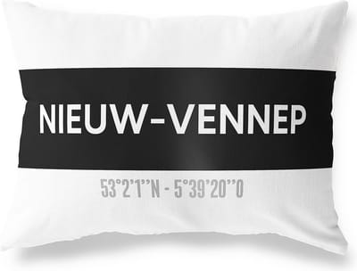 Tuinkussen NIEUW-VENNEP - NOORD-HOLLAND met coördinaten - Buitenkussen - Bootkussen - Weerbestendig - Jouw Plaats - Studio216 - Modern - Zwart-Wit - 50x30cm