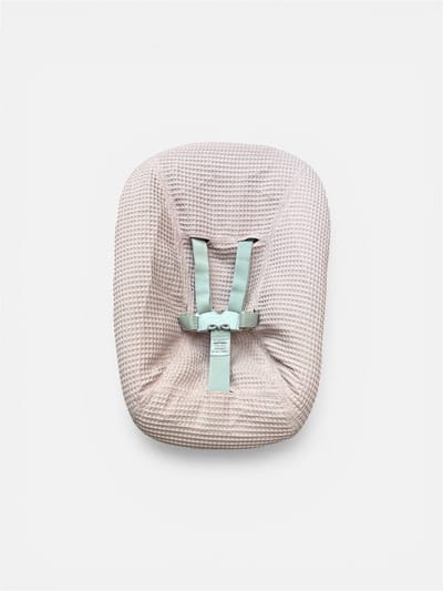 Newborn Hoes - Tripp Trapp geschikt voor Stokke Tripp Trapp Newborn Set - Perfecte Pasvorm - Beschermt je Stoel - Waterafstotende Voering - Makkelijk Wasbaar - Zacht Katoen - Licht roze Wafelstof - handmade