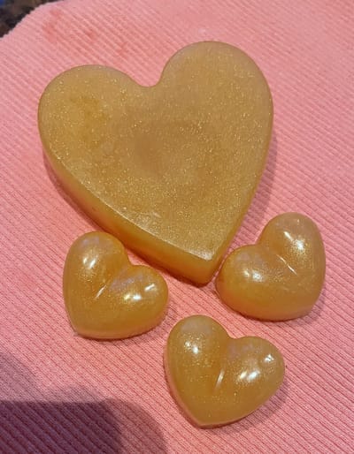 Valentijns Zeephartjes Zakje met 9 stuks 75 gram Puur Natuur!! van OmAnne Inclusief verzending OP = OP!!
