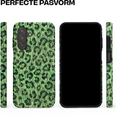 Casetastic hoesje geschikt voor Samsung Galaxy A26 - Dubbellaagse bescherming - Groene Panterprint - Fashion Case - Donkergroen Zwart