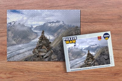 Puzzel De Aletschgletsjer in Zwitserland met gestapelde stenen op de voorgrond - Legpuzzel - Puzzel 1000 stukjes volwassenen