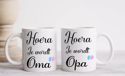 Koffiemok Hoera je wordt Opa en Oma Mok - Koffiemok - Quotes - 'Hoera je wordt oma' - Spreuken - Mokken - 350 ML - Beker - Koffiemokken - Theemok - Mok met tekst - Chocomelk mok