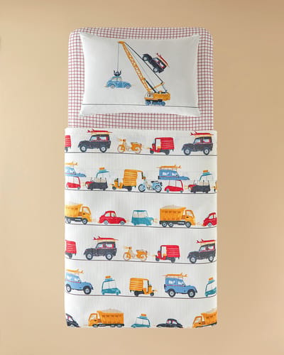 English Home - Auto's - Bedsprei - Kinder zomerdekenset -Incl 1x Kussensloop- Incl. Hoeslaken 100x200 - 100% Katoen - 150x220 cm - Rood/Kleurrijk
