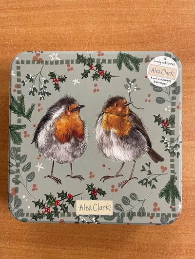 Alex Clark Christmas Cards in a Tin Robins ~ Vierkant opbergblikje met kaarten Roodborstjes winter kerst
