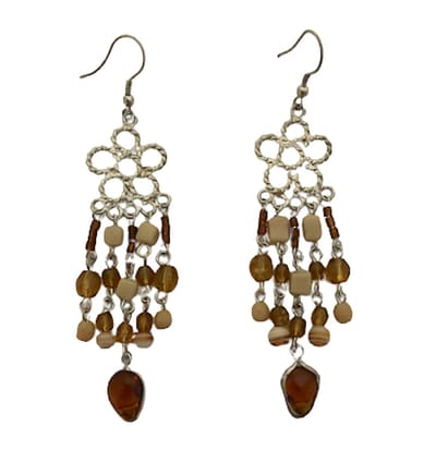 Oorhangers - Bloemen en kraaltjes - Beige, zilverkleurig