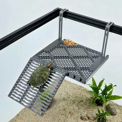 Ulisem - Schuilplaats voor schildpadden - 25x20x2 cm hangend zonneplatform - Met ingebouwde voerbak - Anti-slip helling en veilig rooster - Geschikt voor 20-75 gallon aquaria - Sterke roestvrijstalen haken - Voor schildpadden en kikkers