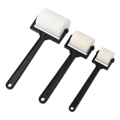 Wit zwart verfrollers set 3 stuks spons verfroller set mini rollers voor schilderen en hobby toepassingen verschillende formaten voor detail en grotere oppervlakken