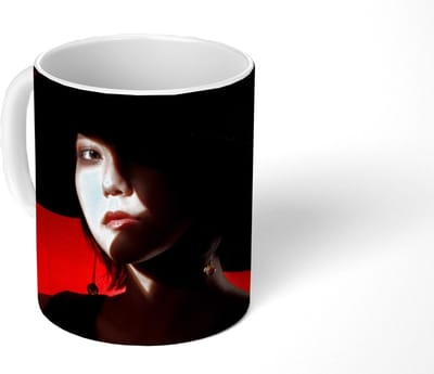 Mok - Koffiemok - Rood - Vrouw - Zwart - Portret - Mokken - 350 ML - Beker - Koffiemokken - Theemok