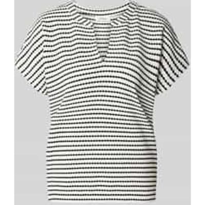 Relaxed fit T-shirt met V-hals