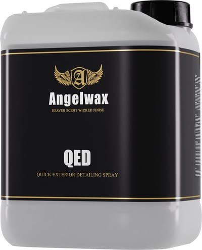 Angelwax QED Exterior Detailspray 5L - unieke formule voegt een extra beschermende laag bovenop uw bestaande wax of coating om zo het glanzende en beschermende resultaat van uw auto te versterken