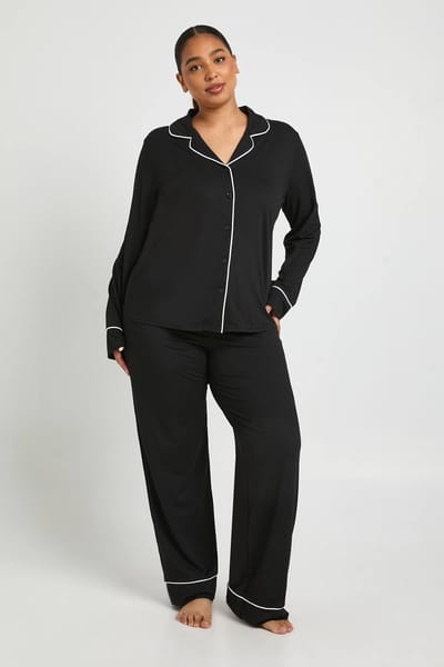 boohoo Dames Plus pyjama-set met langmouwig overhemd met pijpdetails & broek | Zwart | Maat: 46