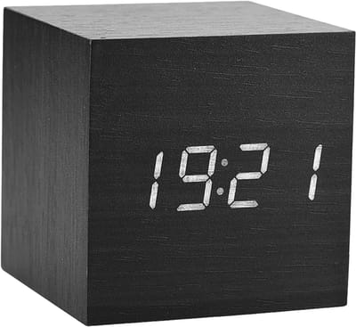 Dailygoods- Digitale Wekker Houten - LED Klok - Spraakbesturing - 12/24-Uurs Modus - Mini Formaat 6x6x6 cm - Zwart Hout