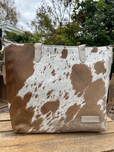 Bag2Bag Naton – Stijlvolle leren hand- en schoudertas met koeienhuid - print 1