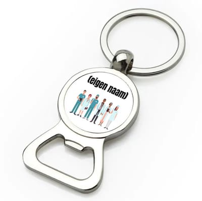 Akyol - doktoren team met eigen naam flesopener - Dokter - iemand die dokter is - ziekenhuis - zuster - verjaardag - cadeau - kado - 9 bij 3 cm