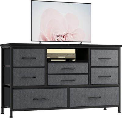Multifunctionele Ladekast & TV-Meubel met 8 Lades - Met LED-Verlichting & Oplaadstation (Stopcontacten + USB) - Metalen Frame & Stoffen Lades - 121x37x76 cm - Donkergrijs