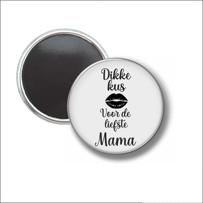 Button Met Magneet 58 MM - Dikke Kus Voor De Liefste Mama - NIET VOOR KLEDING