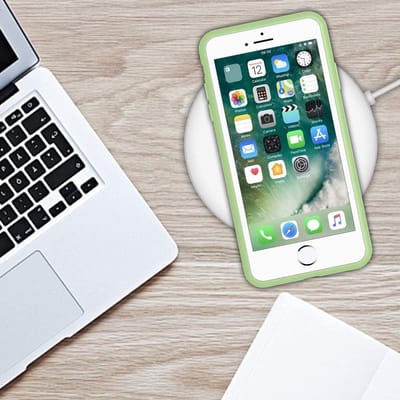 ShieldCase Silicone case geschikt voor Apple iPhone SE 2020 / SE 2022 hoesje - optimale bescherming - perfecte pasvorm - TPU Materiaal - lichtgroen