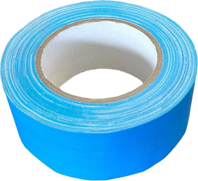 Kortpack - Duct-Tape 50mm breed x 25mtr lang - Fluor Blauw - 1 rol - Met de Hand Scheurbaar - Licht op onder Black Light - Kerndiameter: 76mm - (021.0107)