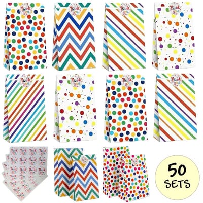 50x Gekleurde Uitdeelzakjes Party Mix Met Stickers - 13x8x24cm - Stevig Papier - Traktatie Zakjes - Papieren Zakjes - Cadeau Zakjes - Met Blokbodem - Sluitstickers - Party Mix - 50 Stuks