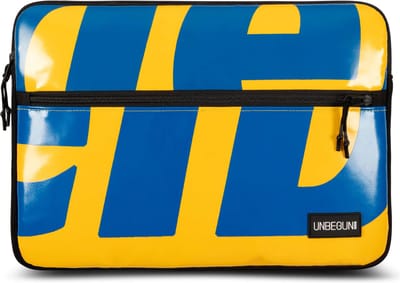 MacBook Pro 16 inch case met vak (van gerecycled materiaal) - Geel-blauwe laptop sleeve/hoes (2026)