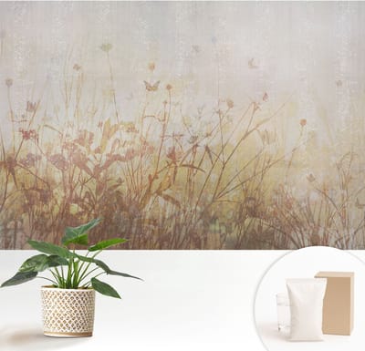 Wallfluent Behang - Harmonie van de weide Muurbehang - 152x104 cm - Beige Behang - Voor natuurliefhebbers en liefhebbers van entomologie - Behang Voor de slaapkamer, woonkamer en hal - Wanddecoratie Bloemen en planten