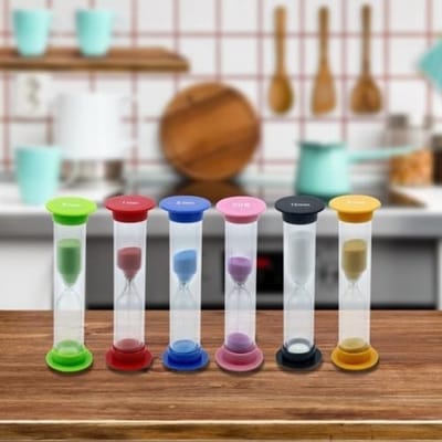 Set van 6 gekleurde zandlopers voor tijdsmeting van 1 tot 10 minuten, perfect voor spelletjes en studie
