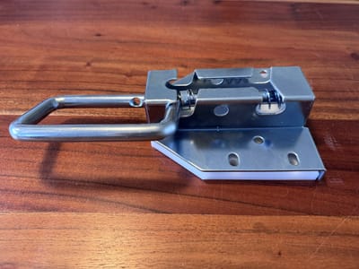 Schuifgrendel en Vulplaat voor Handbediende G100/TS100/R60 Garagedeuren