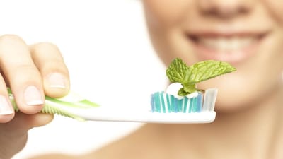 Ayurvedische tandpasta Basil - 100 ml – Dabur