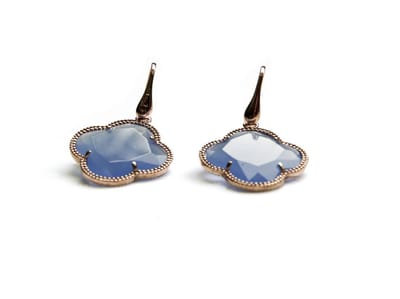 model Fiori 1 klaver oorringen in zilver roze verguld blauw