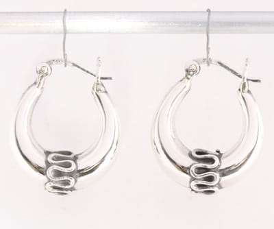 Fijne bewerkte zilveren Bali oorringen - ø 24 mm.