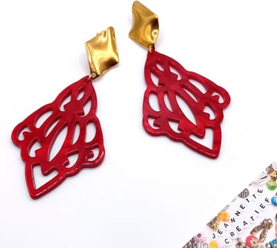 Jeannette-Creatief® - Resin - Ruit Barok Groot Rood - Rode Oorbellen - Kersenrode Oorbellen – Oorbellen goud - Gouden Oorbellen - Oorbellen – Oorhangers - Oorbellen dames - Rode Oorbellen - Rood - Rode Sieraden - Valentijn - Moederdag