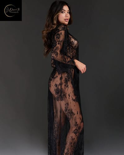 Luxe Erotische Kimono Dames – Sexy Lingerie – Lingerie Erotisch – Zwart – Transparante Kant Kimono – Verleidelijke lingerie & ochtendjas – High End – Chique – Clubwear – Satijn Strikceintuur– Elegante Nachtkleding – Dare to Undress – S, M, L, XL,XXL