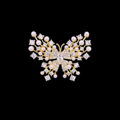 Victoria Valenza Goudkleurige Vlinder Broche met Parels en Zirkonia Stenen - Broche - Goudkleurig - Vlinder broche - Zirkonia