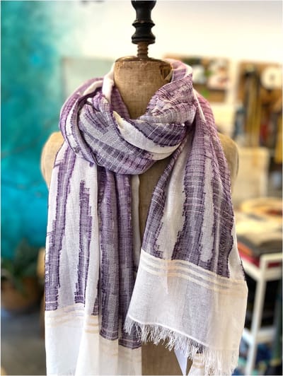 Moment Amsterdam shawl, 100% natuurlijke katoen kwaliteit, violet, paars, roze, lila sjaal en ecru dames shawl, ikat geweven, stola sjaal
