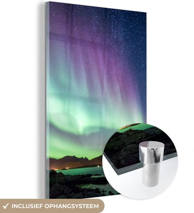 MuchoWow® Glasschilderij 120x180 cm - Schilderij acrylglas - Noorderlicht - Groen - Paars - Sterrenhemel - Meer - Berg - Foto op glas - Schilderijen