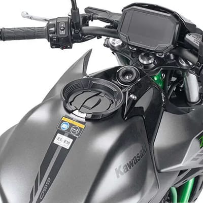 Givi Kawasaki Z 650 2020-2023 Brandstoftankring Zwart