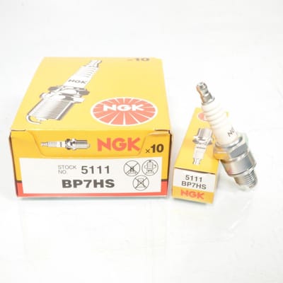 Bougie d'allumage NGK pour Scooter Hyosung 100 EZ M Après 2000 Neuf