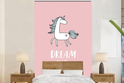 Behang kinderen - Kinderkamer decoratie - Eenhoorn - Roze - Quotes - Dream big - Meisjes - Kinderen - 200x300 cm - Wanddecoratie meisjes kamer - Kinderbehang