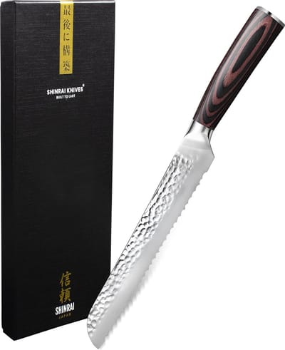 Shinrai Knives - Broodmes 20 cm - Koksmes - RVS Staal Mes - Hammered RVS - Met Luxe Geschenkdoos - Broodmes gekarteld - Keukenmes