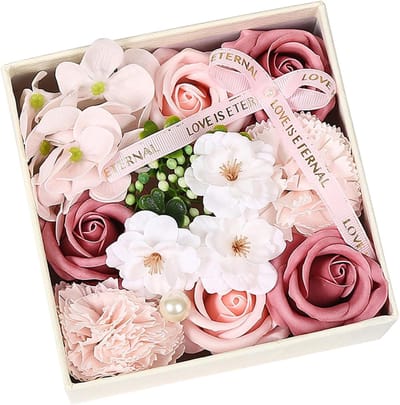 Zeep Bloemen Boeket - Kunstbloemen Cadeau - Feestelijke Decoratie - Geurige Zeep Creatie - 15.5 x 15.5 x 8 cm