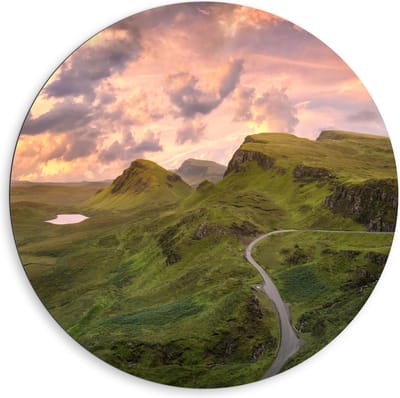 Dibond Wandcirkel - The Quiraing Landschap, Schotland - 80x80cm Foto op Aluminium Wandcirkel (met ophangsysteem)