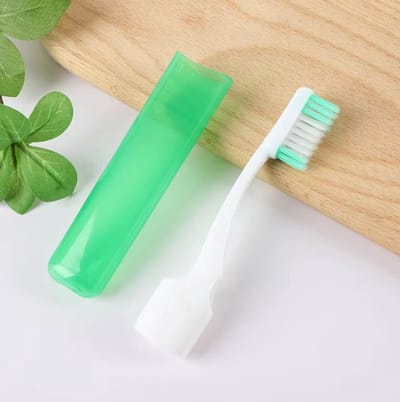 Actie4you® - Draagbare Reistandenborstel - Reis Tandenborstel - Met Zachte Borstelharen - Ruimtebesparend - Met Koker – Groen